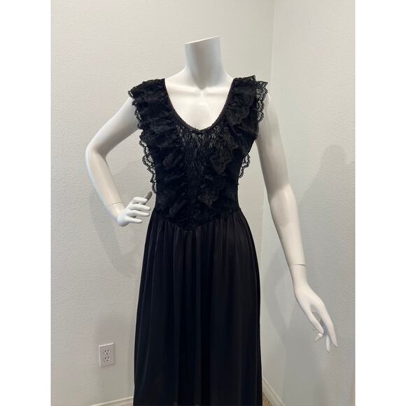 VINTAGE 80s Black Cinema Etoile Stretch Ruffle Lace Lingerie Nightgown SMALL - Picture 3 of 8